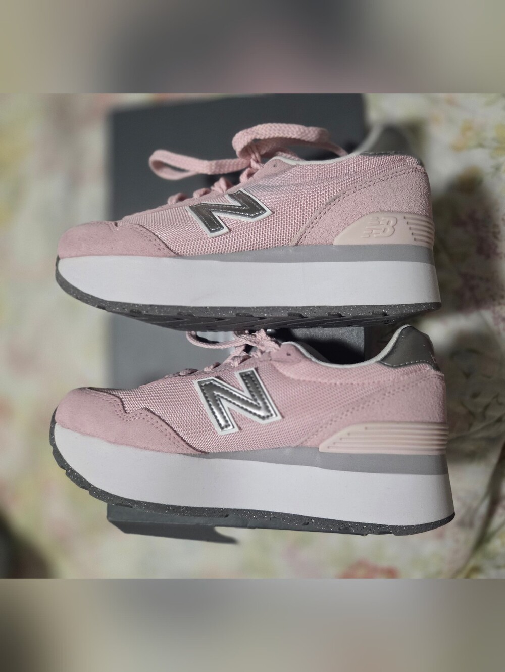 New Balance Women’s 515 Size 6B Blush Pink Platform Sneakers with Silver Logo